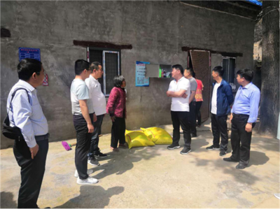 柴超杰 当好贫困群众的“贴心人”，巧用兽医器具促脱贫